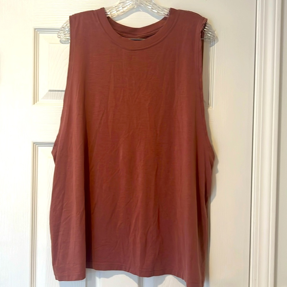 Lululemon tank size 12